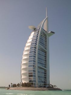 Form an onshore company in Dubai